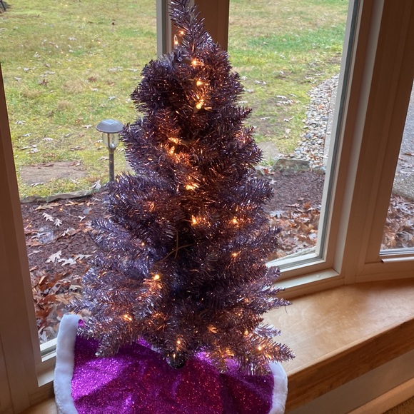 2 1/2 Feet Tall Lighted Christmas Tree - Picture 3 of 9